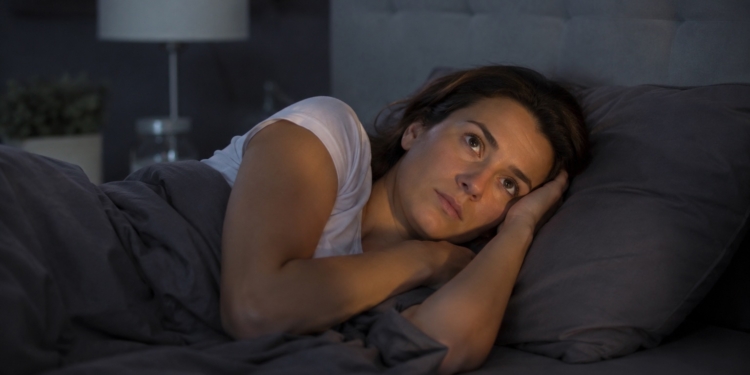 Slaapexpert onthult 4 fouten worden daardoor midden in de nacht steeds wakker wordt