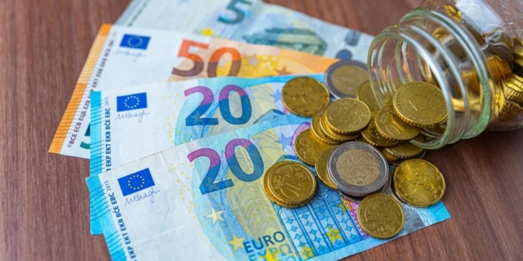 Spaargeld van je kind op jouw naam? Dit kan flinke gevolgen hebben