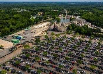 Nieuw parkeersysteem Efteling gaat per direct in ook abonnees de klos