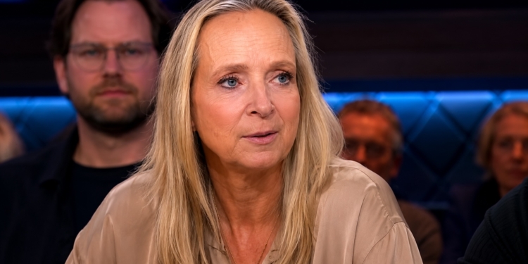 Opnieuw grote zorgen om Floortje Dessing (55) na heftige operatie
