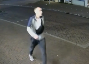 Heftig: politie zoekt met spoed naar man die twee vrouwen van fiets trok en grof mishandelde