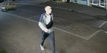 Heftig: politie zoekt met spoed naar man die twee vrouwen van fiets trok en grof mishandelde
