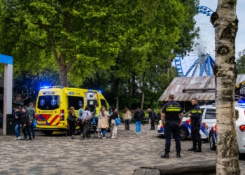 Heftig: Massale politie en ambulance inzet bij Walibi Holland