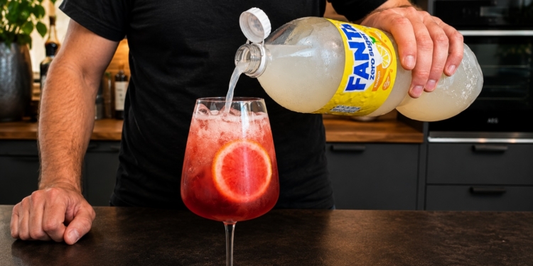 Iedereen heeft het over dit Spaanse zomerdrankje – en je hebt maar 2 ingrediënten nodig!