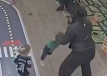 Ernstig ongeval op kinderopvang: Peuter met hersenletsel naar ziekenhuis