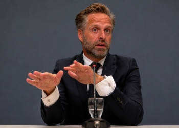 Hugo de Jonge kan er niet omheen en geeft eindelijk toe wat iedereen al dacht