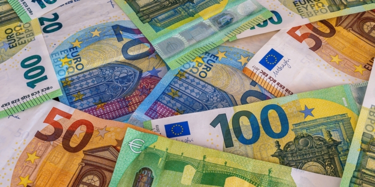 Zo besparen vermogende ouders slim op erfbelasting zonder geld te schenken