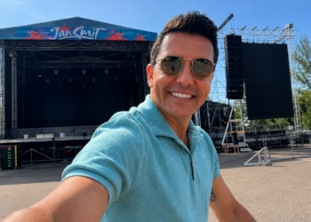 Jan Smit gespot met nieuwe vriendin en ze is een hele bekende