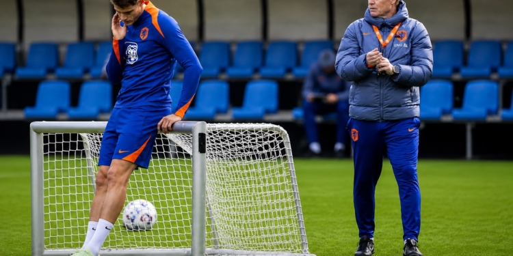 KNVB is er na maanden zoeken uit en lijkt eindelijk dé opvolger van Koeman te hebben gevonden