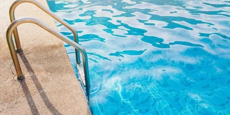 Familiedrama in zwembad twee kinderen en een vader overleden