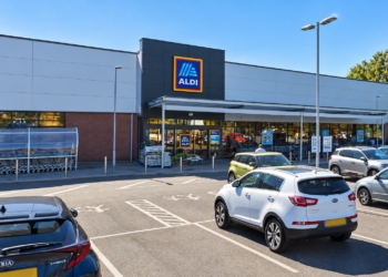 Vrouw overlijdt in Aldi-supermarkt voor ogen van geschokte klanten