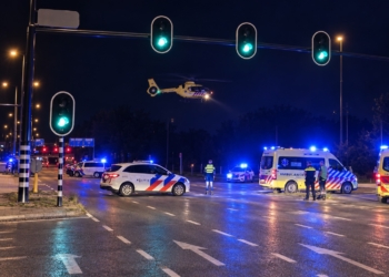 Bekende politicus (58) overleden bij schokkend incident op de weg