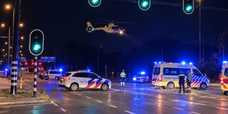 Bekende politicus (58) overleden bij schokkend incident op de weg