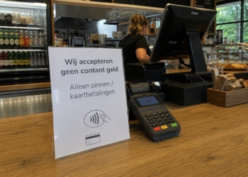 Mokerslag voor mensen die cash betaalt: per direct hier niet meer mogelijk