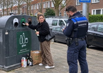 Gooi jij dit soort glas in de glasbak? Let dan goed op, want het mag er eigenlijk helemaal niet in