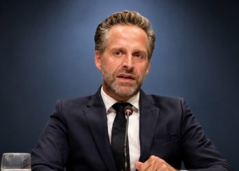 Onthutsende appjes Hugo de Jonge tijdens coronacrisis openbaar gemaakt