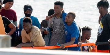 Heftige gebeurtenis op nieuwkomersboot: kindje (2) op gruwelijke wijze overleden