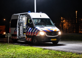 Verschrikkelijk: slachtoffer overlijdt na gruwelijk incident met meerdere auto’s op snelweg