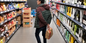 Vader heeft nog maar 75 cent om te eten — wat hij daarna doet raakt iedereen