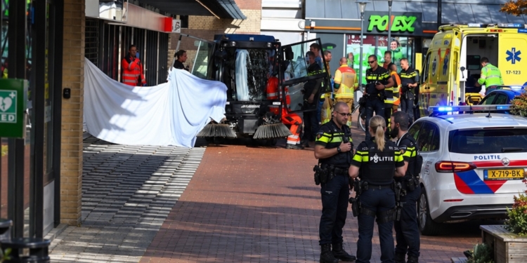 Vreselijk ongeval: kindje overleden na tragische aanrijding in winkelstraat