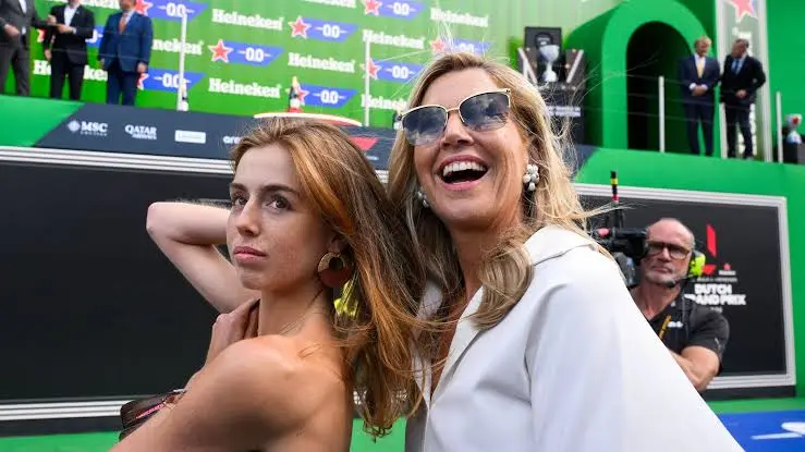 Zo hebben we koningin Máxima en prinses Alexia nog niet vaak gezien