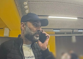 Schandalig acties bij bejaarde vrouw (89): politie deelt beelden van verdachte