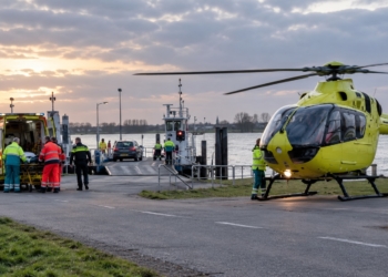 Noodlottig ongeval bij veerpont: man overlijdt na ongeluk met vrouw en kind